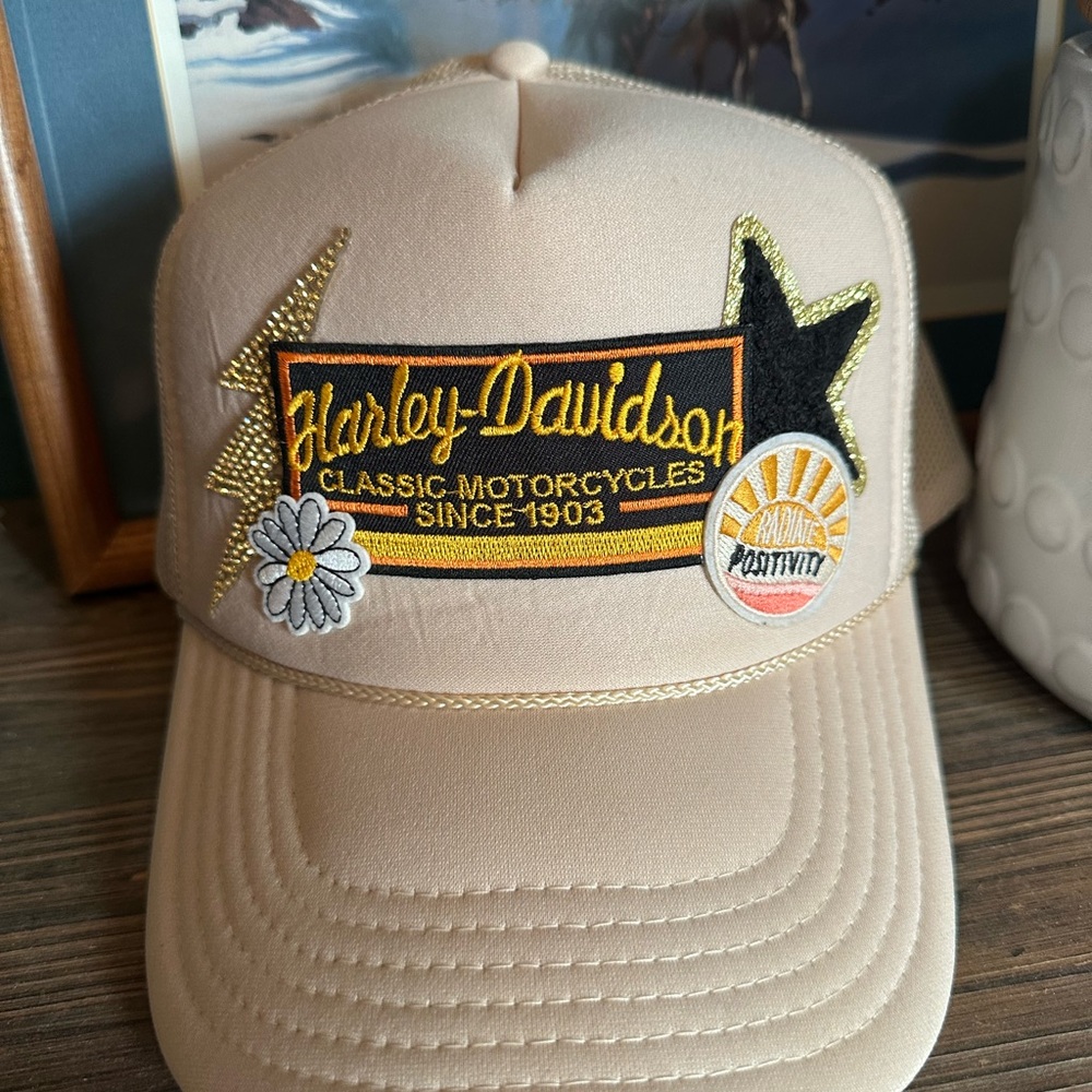 Harley-Davidson Tan Cap with patches